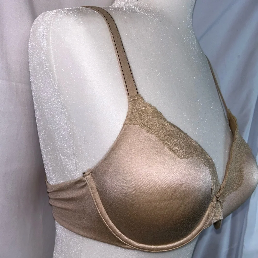 Maidenform Bra Comfort Devotion Lace Lightly Padded Underwire Extra Coverage